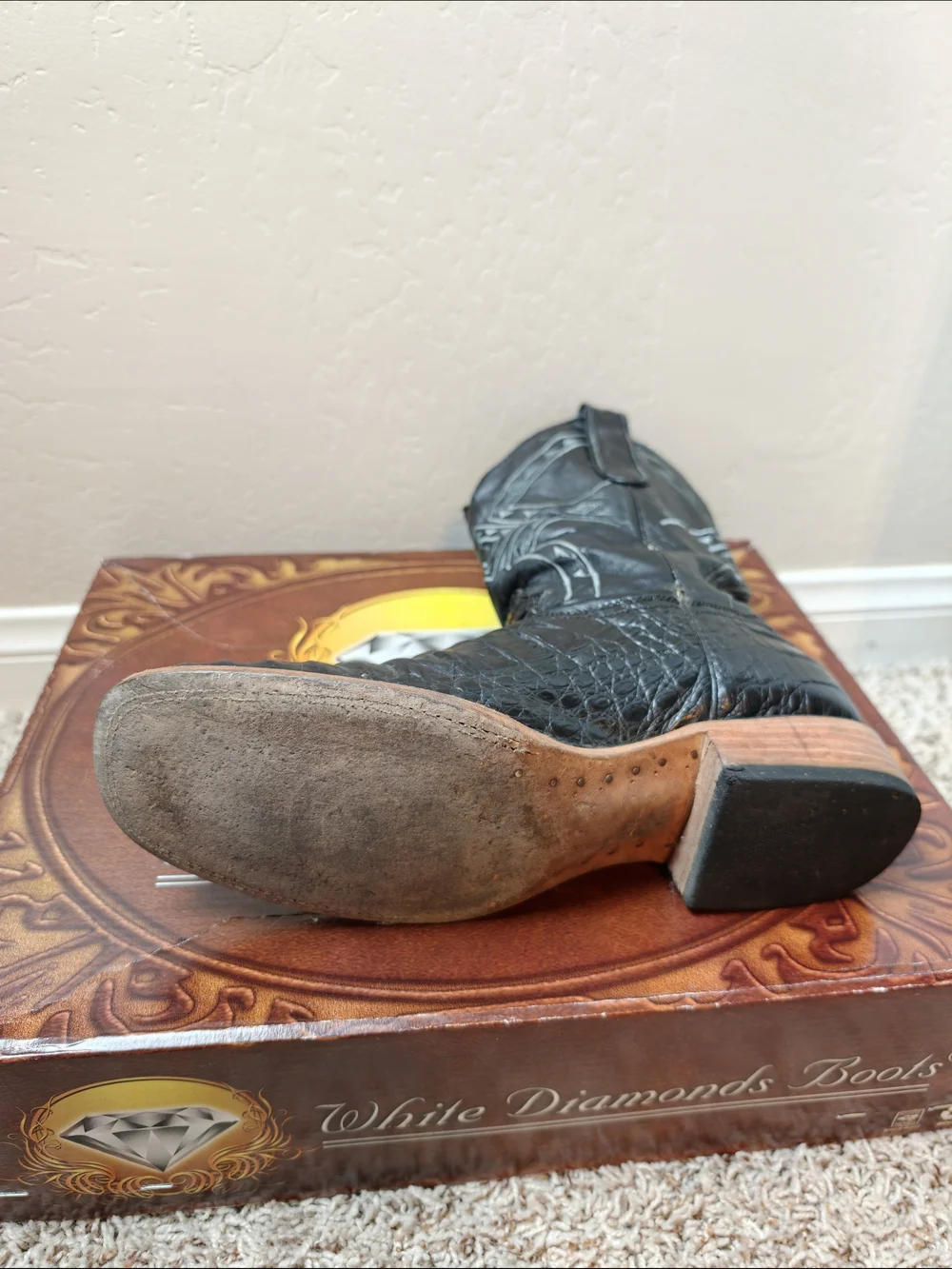 White Diamonds used boots